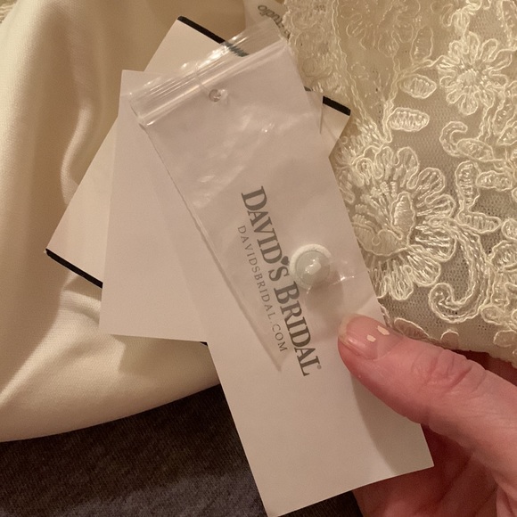 (NWT) David’s Bridal Wedding Dress! Long Size 6 Ivory - Picture 6 of 6